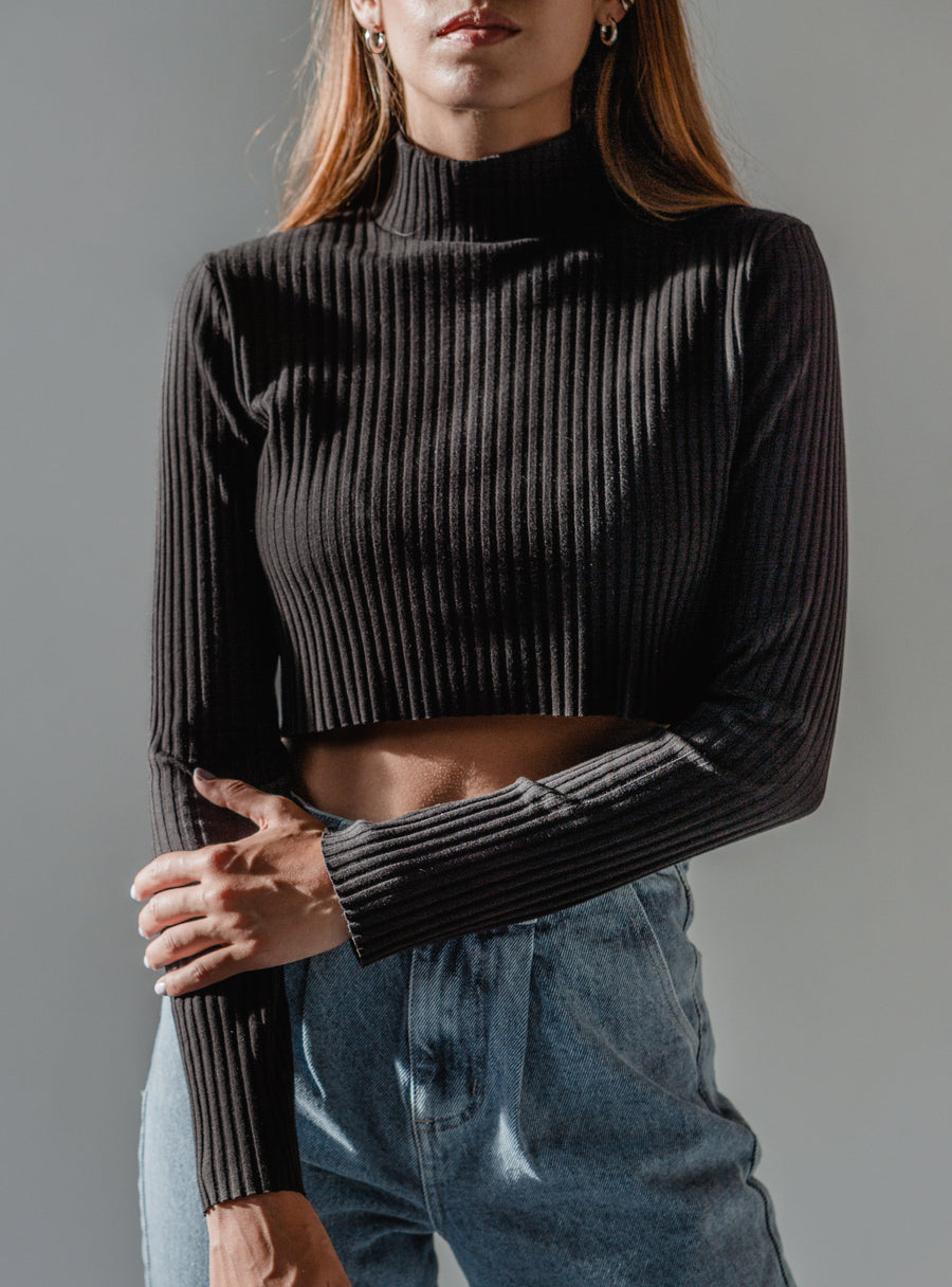 Long Neck Crop Top Negro