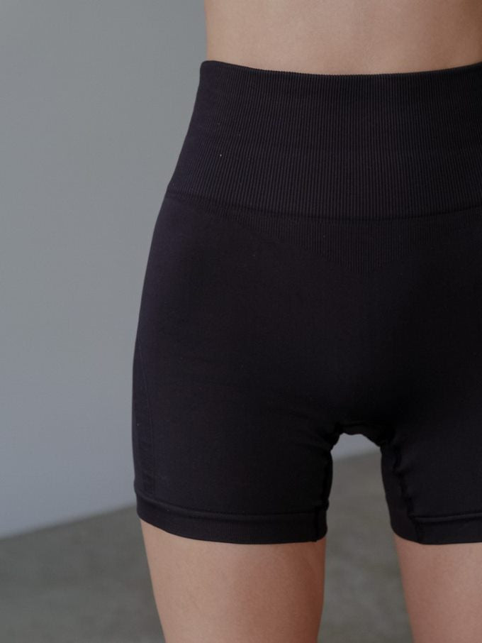 Sporty Short Shadow